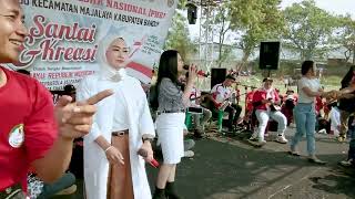 Midua Cinta ( langlayangan ) Astri feat Andani || live lapang bola balekambang majalaya
