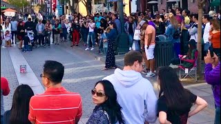 9 years old violinist Karolina Protsenko DRAWS a HUGE CROWD while Street Performing Despacito