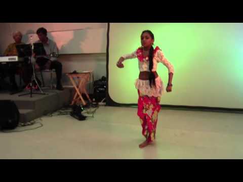 "Dee kiri Dee kiri genawa dee kiri" at Hanthana night 2016