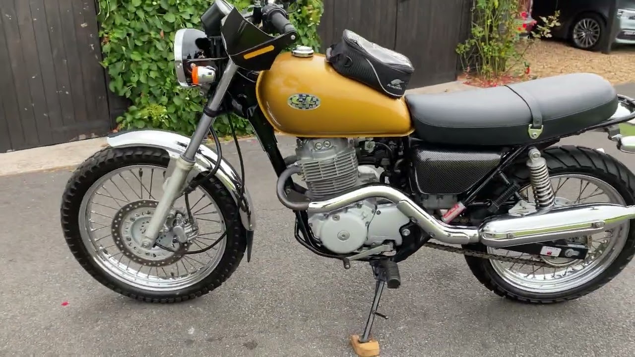 Honda CL400 - YouTube