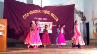 Baite baite ham bhat karlenge. Kannada  song step d by balanja school girls