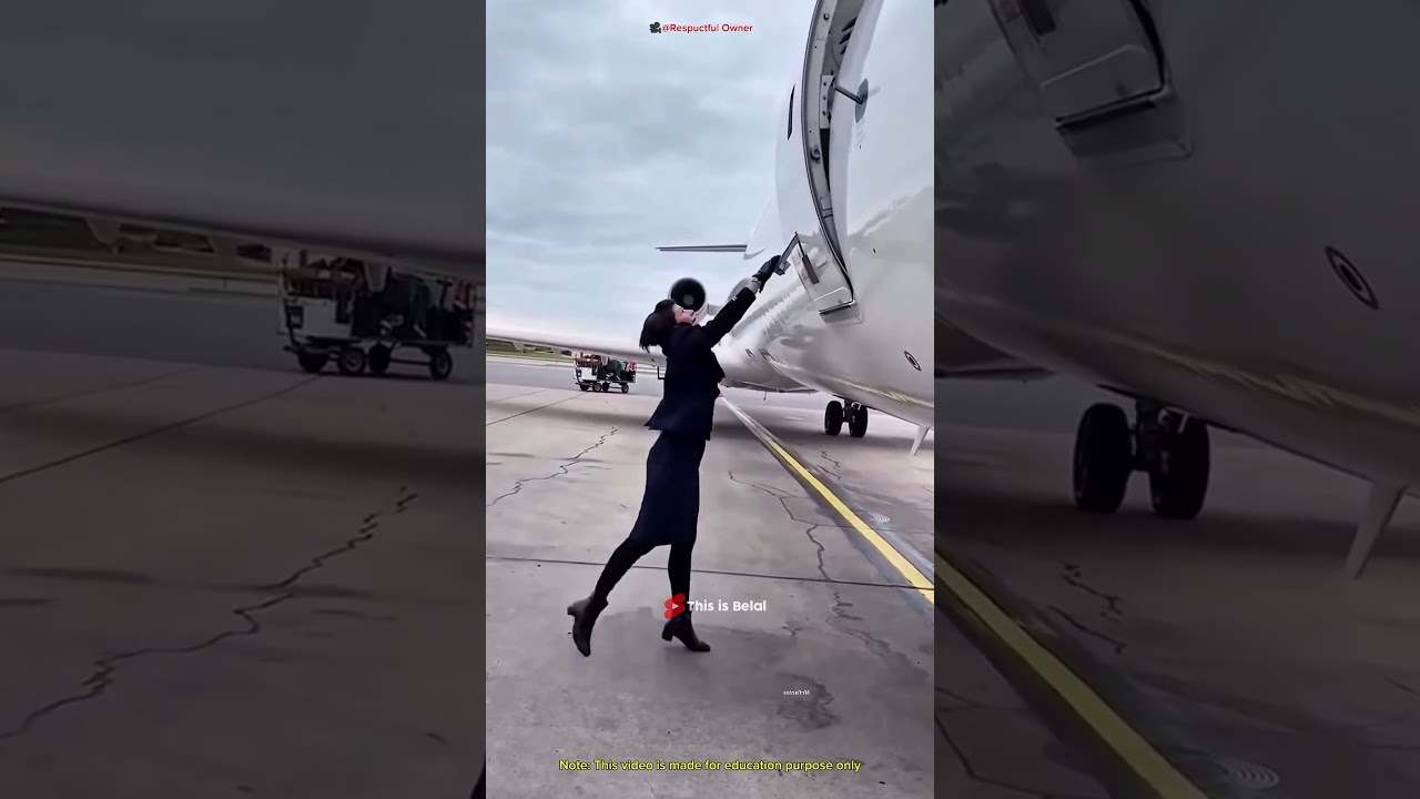 প্লেনের দরজা খুলতে গিয়ে একি অবস্থা | Air Hostess Open This Plane Door! #shorts #airplane #airhostess