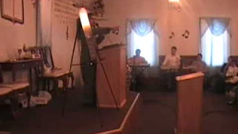 PASTOR EUSEBIO SANTIAGO PREDICANDO