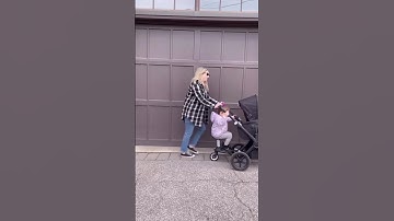 On stroller that fits 3 kids?!