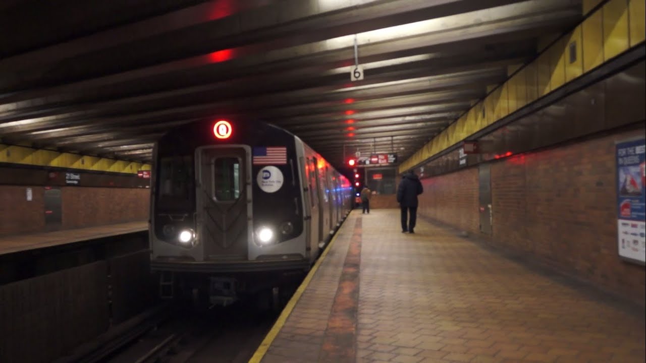 Rerouted R160 Q train wrong rails into 21 St - Queensbridge (via F Line) [2014]