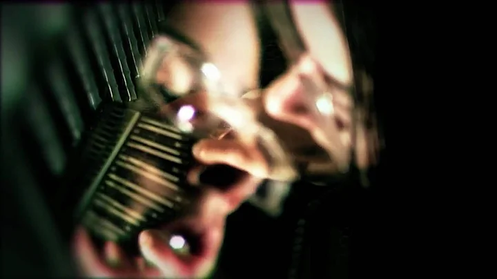Laura Barrett - The Wood Between Worlds (HD)