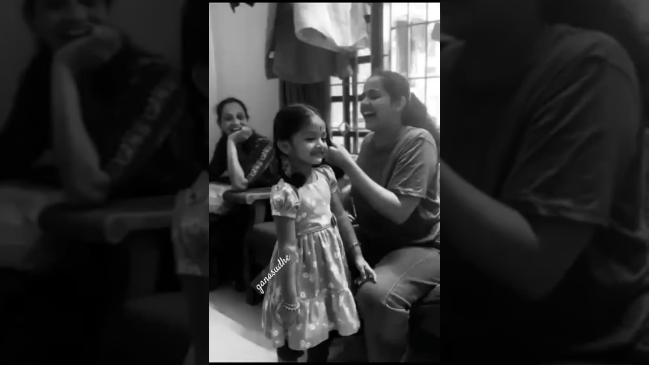 ಏನು ಗೊತ್ತಾ...ಈ ಮುದ್ದು ಪುಟಾಣಿಗೆ ಎರಡು ಜಡೆ ಹಾಕಿ ಅಂದವಾಗಿ ಕಾಣಿಸ್ ಬೇಕಂತೆ...