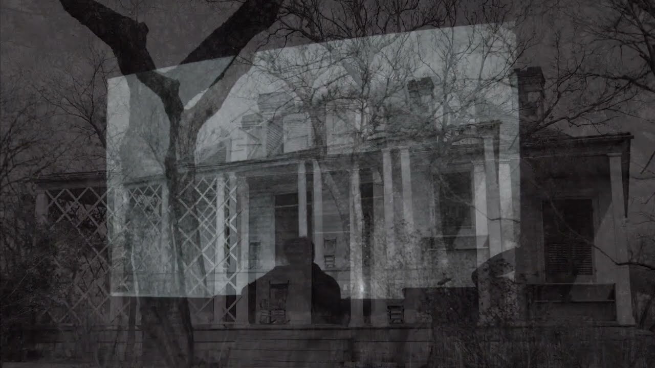 ESTRAYS LIVE PERFORMANCE AT THE FRENCH LEGATION