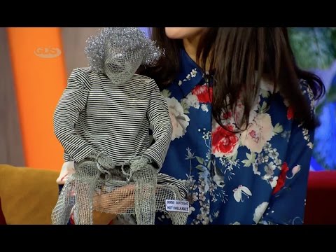 რკინის ბადეებისგან შექმნილი მეტყველი ფიგურები