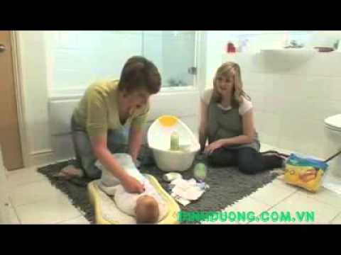 Video Hướng dẫn cách tắm cho trẻ sơ sinh Shop Mẹ và Bé... - youtube