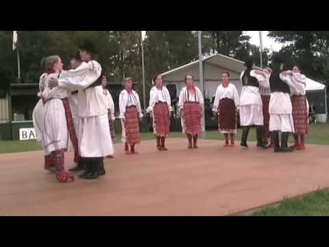 Croatian folklore group Croatian Dawn (Autumn Fest) '09 - YouTube