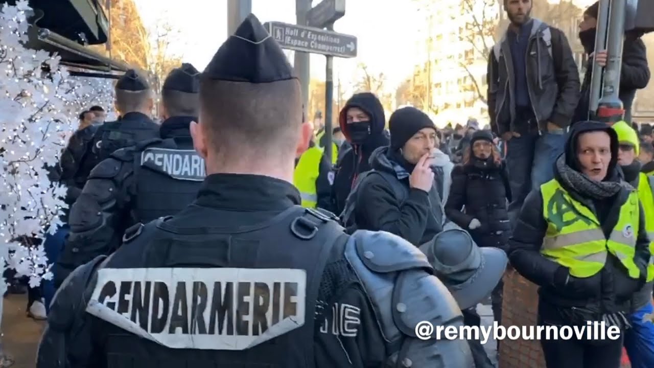 Tout Le Monde Déteste La Police Chanson «Tout le monde déteste la police...» #Acte62 - YouTube