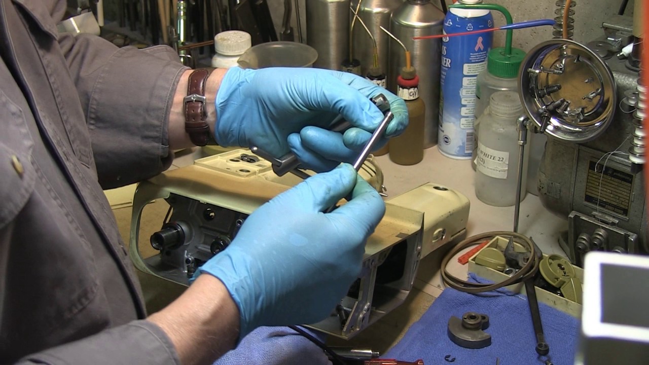 Installing a New Vertical Gear on the Bernina 730