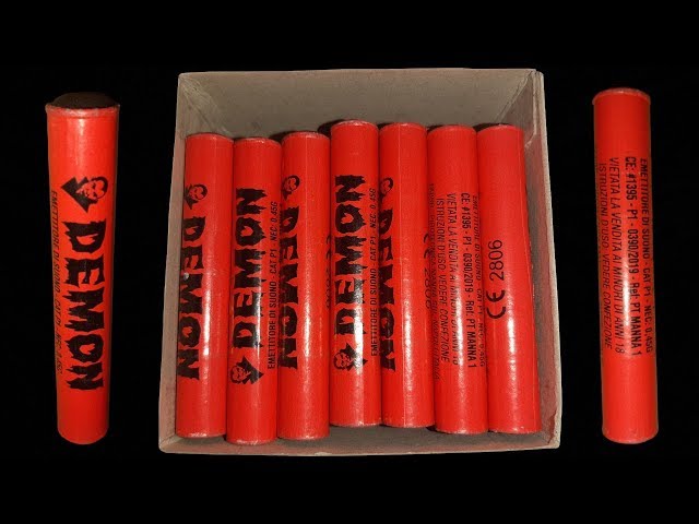 Petard Demon® Magnum ( Mammouth 3 ) (Paquet de 4) - Sparklers Club