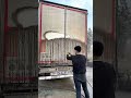 汚れとの戦い：高圧洗浄でトラックを一新する