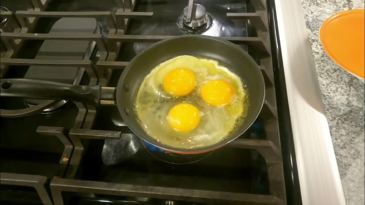 How to make fried eggs without flipping them. YouTube