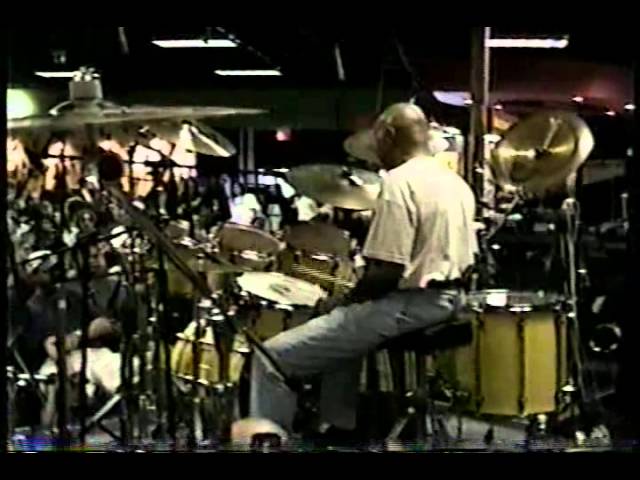 Chester Thompson drum solo Part 1 - YouTube