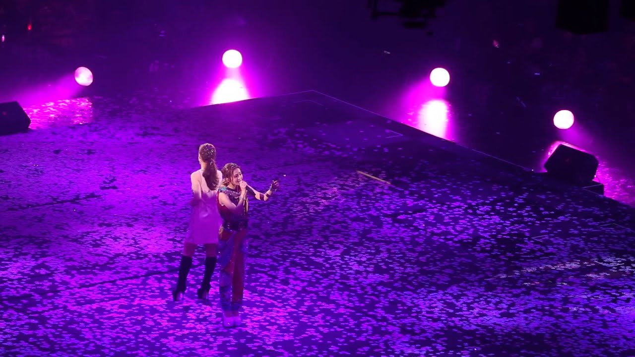 160104 TWINS LOL LIVE IN HK 成長 YouTube