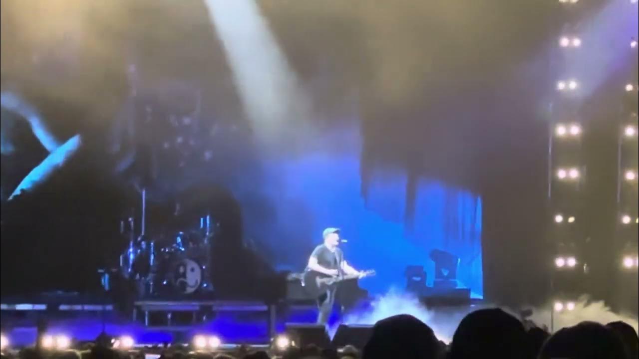Fall Out Boy Get Busy Living or Get Busy Dying Live at Darien Lake