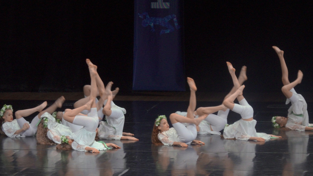 "Гадания". Современная хореография. Возраст 9-12.