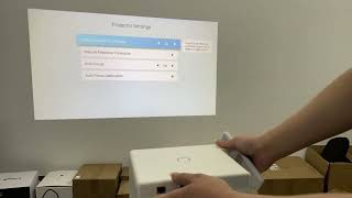 How to set automatic keystone correction for the BYINTEK PLATO T5 projector