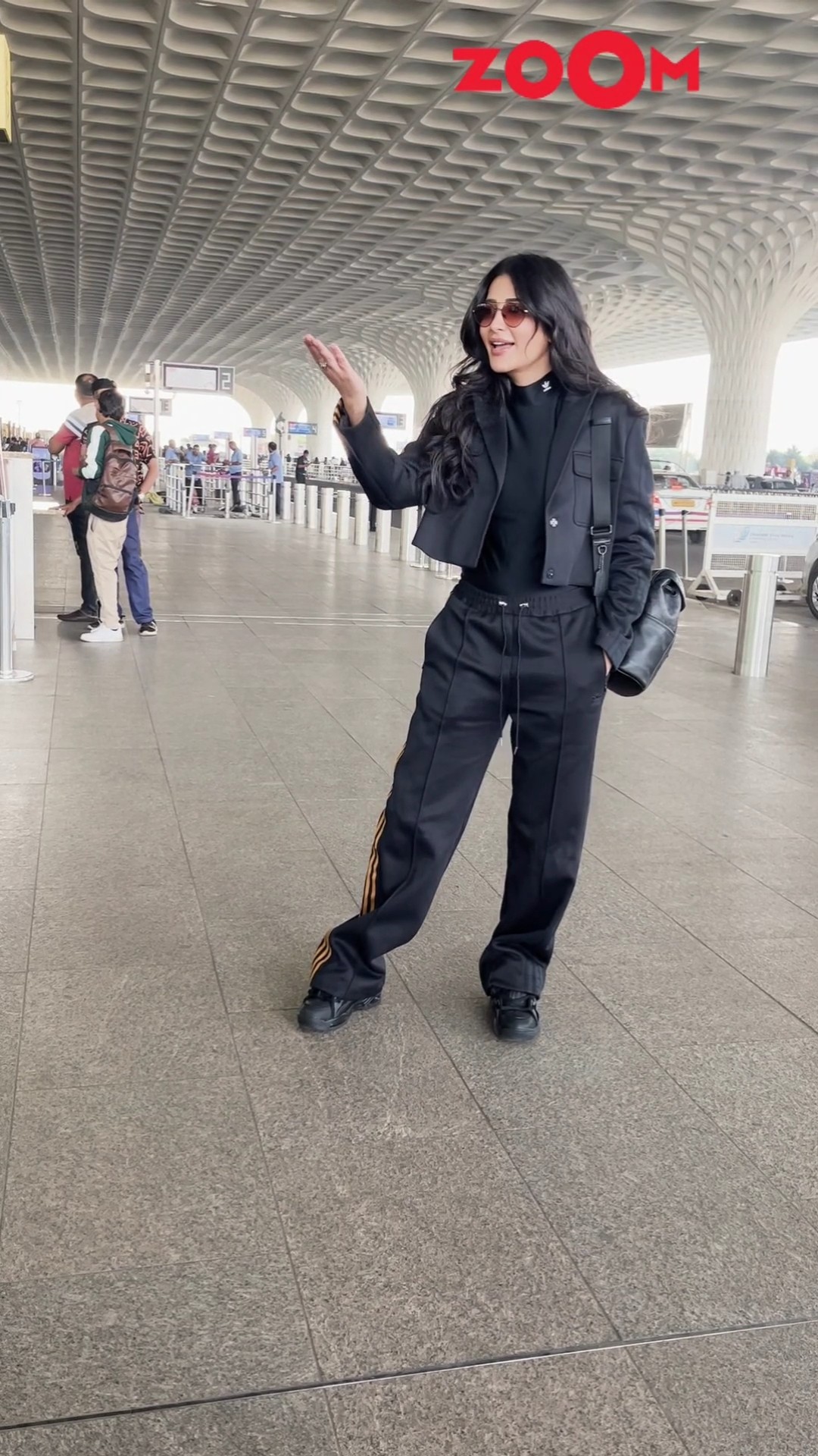 Shruti Haasan's STUNS with her all black chic airport look ? #shrutihaasan #shorts