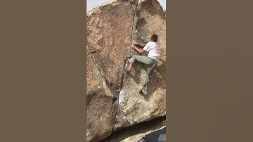 Classic Thin Crack (V2) Joshua Tree National Park
