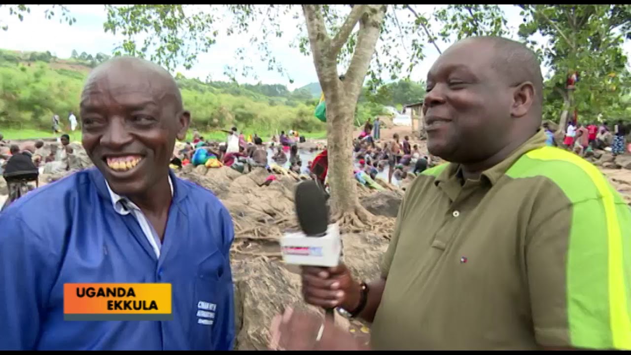 UGANDA  EKKULA  :Tuli ku Kitagata hot spring A