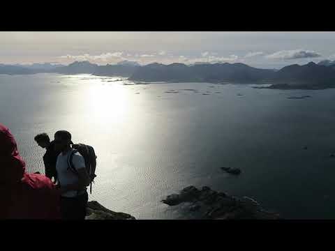 Festvagtind hiking @