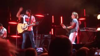 Video thumbnail of "Luke Bryan and Keith Urban sing "Fishin' in the Dark" at CMA Fest"