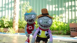 Plants vs Zombies: Sunflower jokes with Zombies | Moo Toy Story