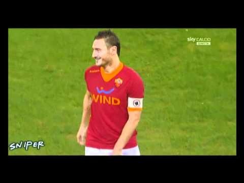 لقطة بين الملك دل بيرو والملك توتي Delpiero Totti 12 12 2011 