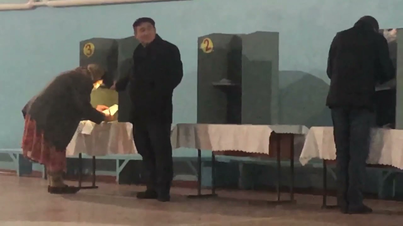 Выборы в парламент 2021: На участке №5283 член УИК помог пожилой ...