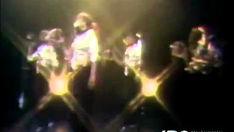 UNIVERSAL ROBOT BAND - DANCE AND SHAKE YOUR TAMBOURINE (1977) OFFICIAL VIDEO