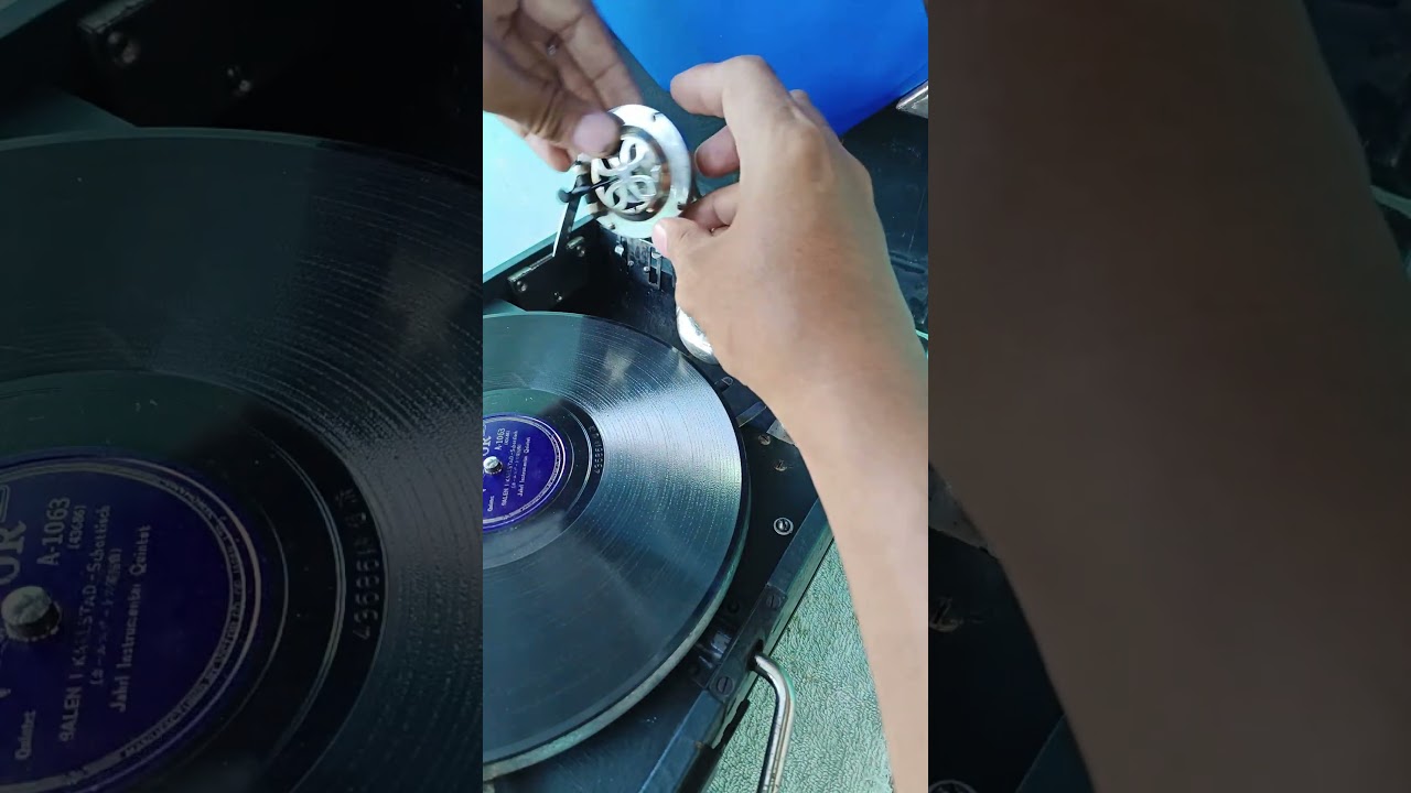 Columbia Viva-Tonal Grafonola Model 203 - YouTube