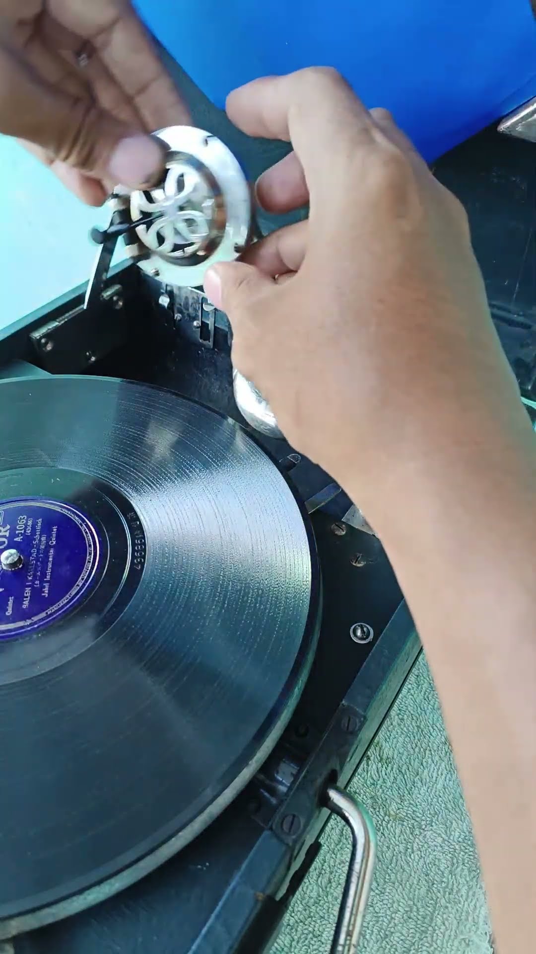 Columbia Viva-Tonal Grafonola Model 203 - YouTube