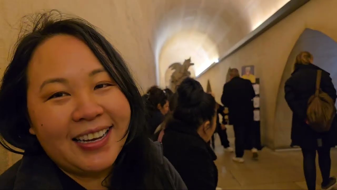 Mus Ncig Nroog Paris 