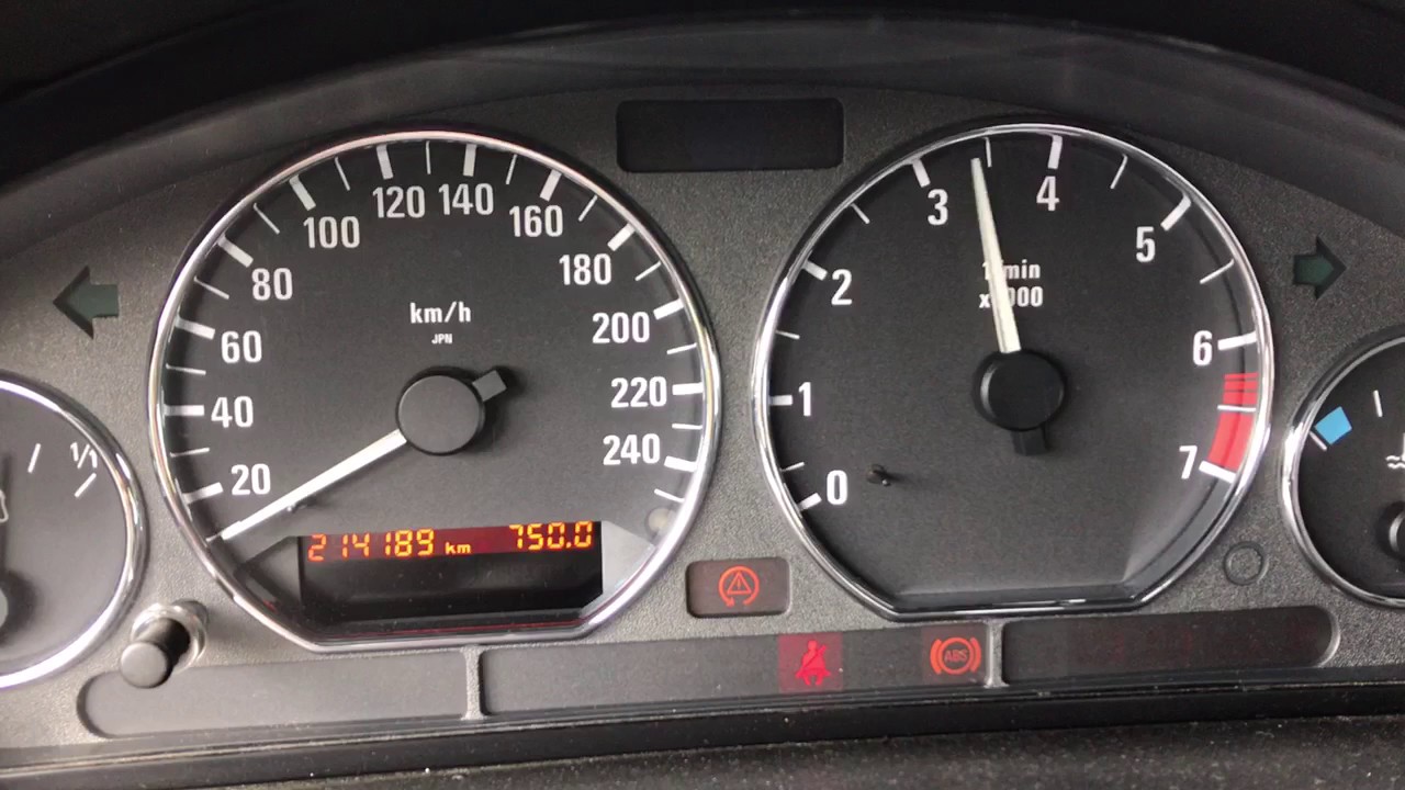 E36/7 BMW Z3 roadster 1.9 revving (slow?)