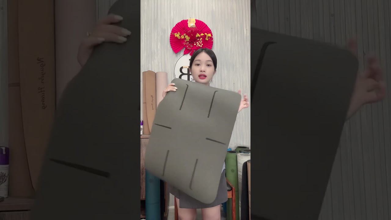 Thảm tập yoga mini, thảm thiền nhỏ gọn. 