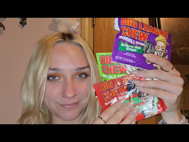 Gum chewing / mouth sounds asmr