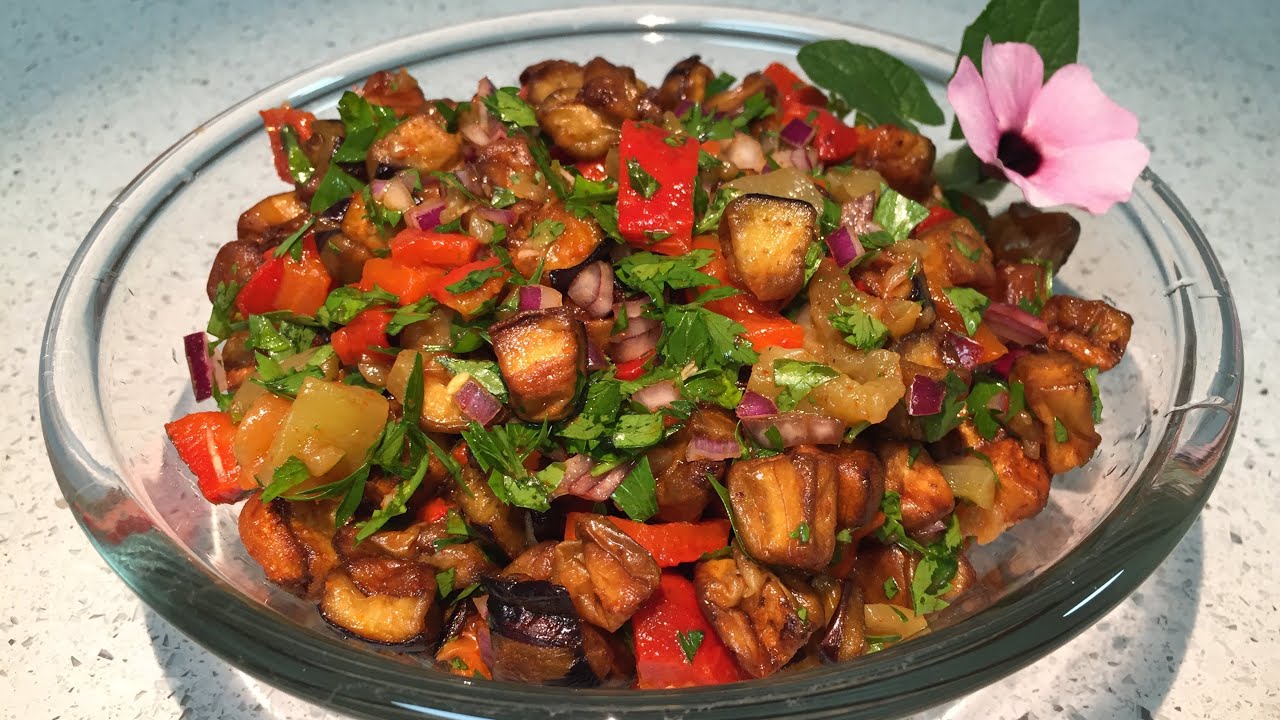 סלט קוביות חצילים