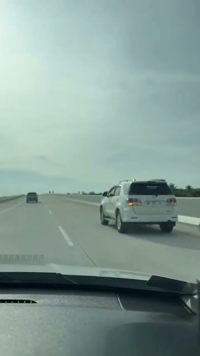 fortuner di jalan tol