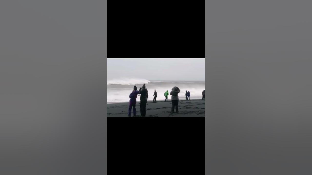 Accident by Extremely Dangerous Sneaker Wave in Iceland - Reynisfjara   #shorts #dangerous #iceland