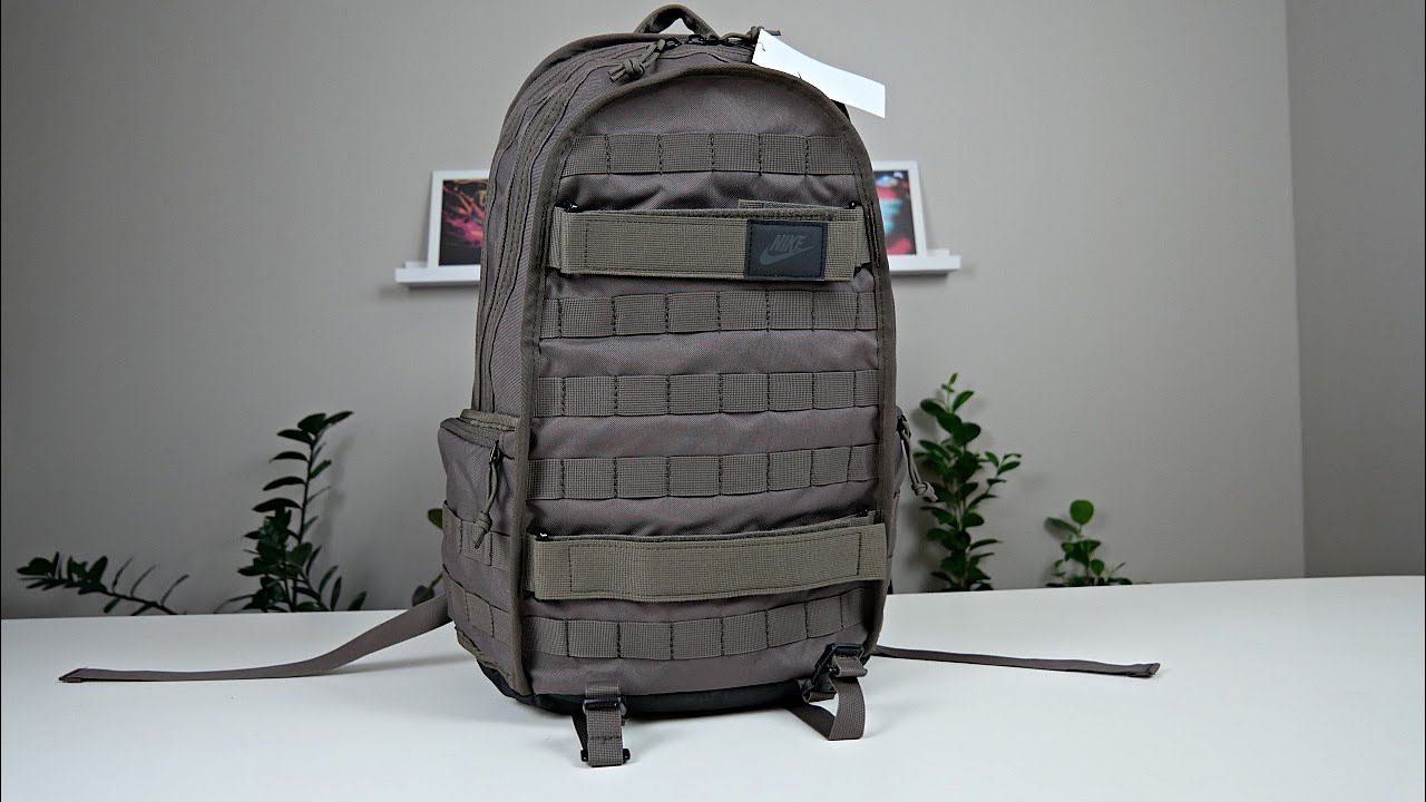 Unboxing/Reviewing The Nike Sportswear Rpm Backpack 26L (On Body) - YouTube