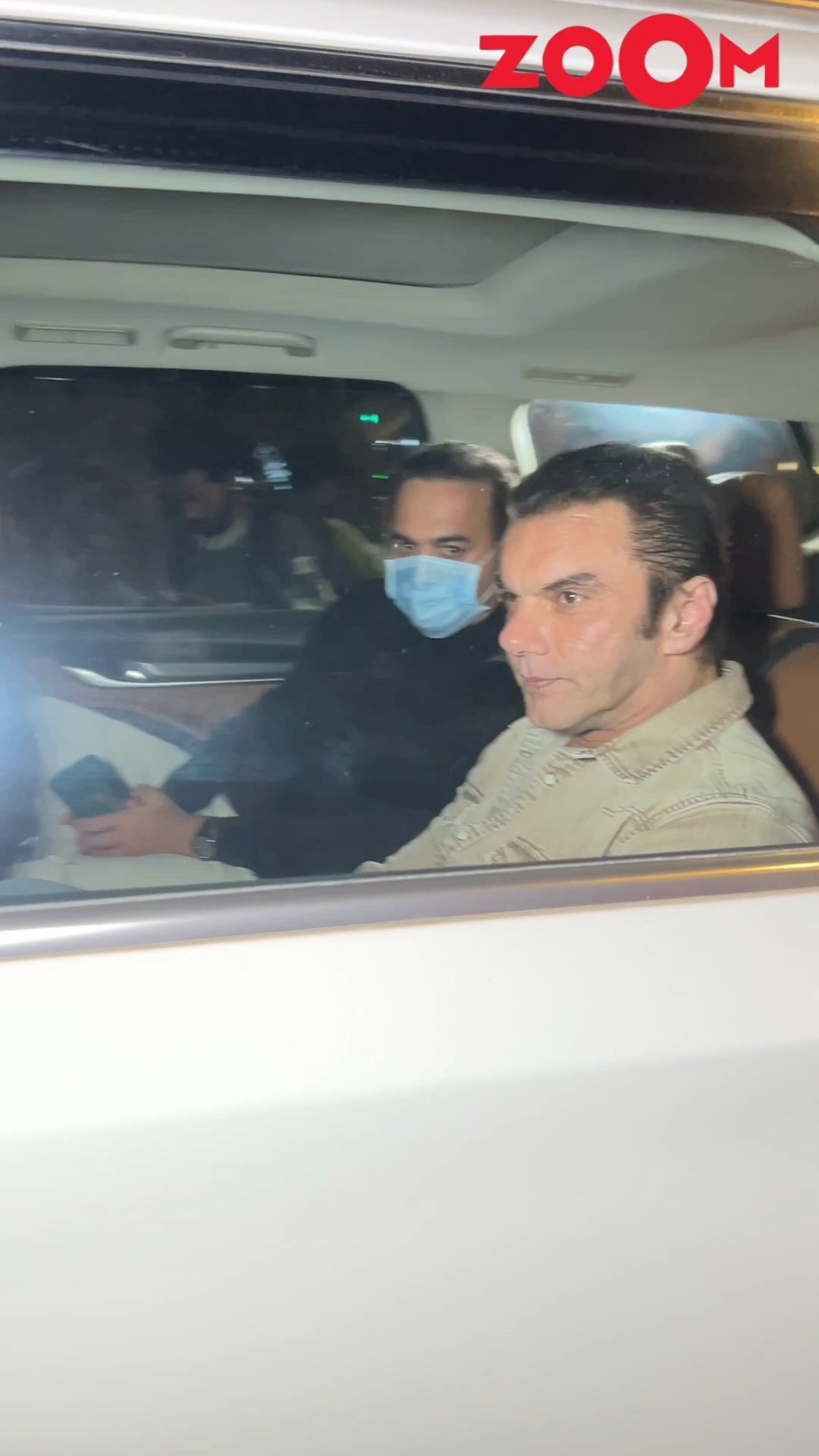 Sohail Khan SMILES as he ARRIVES for brother Salman Khan's midnight b'day party ? #shorts
