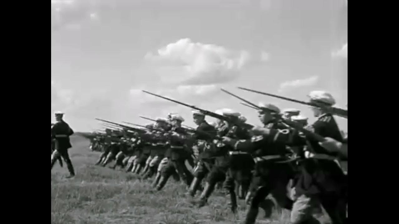 Штыковая атака каппелевцев. Чапаев каппелевцы. Одиночная психическая атака. Чапаев каппелевцы психическая атака. Психическая атака на зебрах.