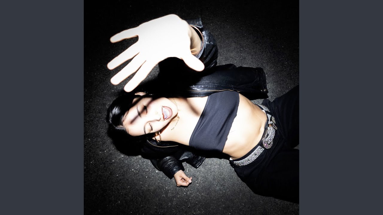 在 YouTube 上观看 Superstars 在 YouTube 上观看 Superstars