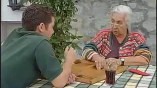 Download Bizimkiler - Güzin Özipek'in Son Sahnesi 2000 Video MP3 Bizimkiler - Güzin Özipek'in Son Sahnesi 2000