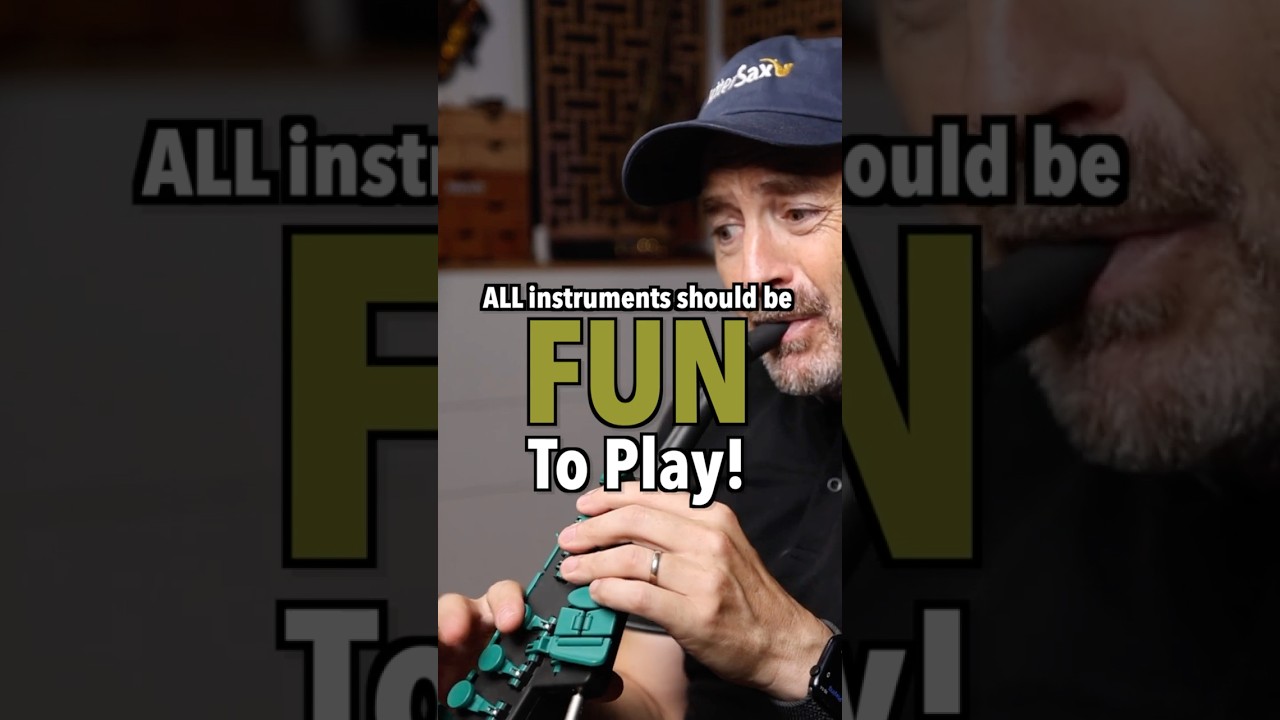 На этом маленьком саксофоне так весело играть.