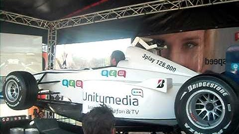 Gamescom 2010 Playing inside a  F1